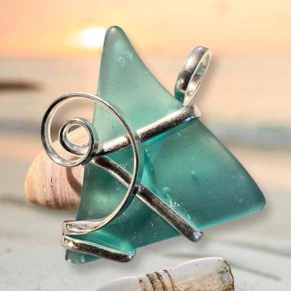 Aqua Green  Pompano Beach Glass Freeform Pendant With Large Bale - Picture 1 of 3